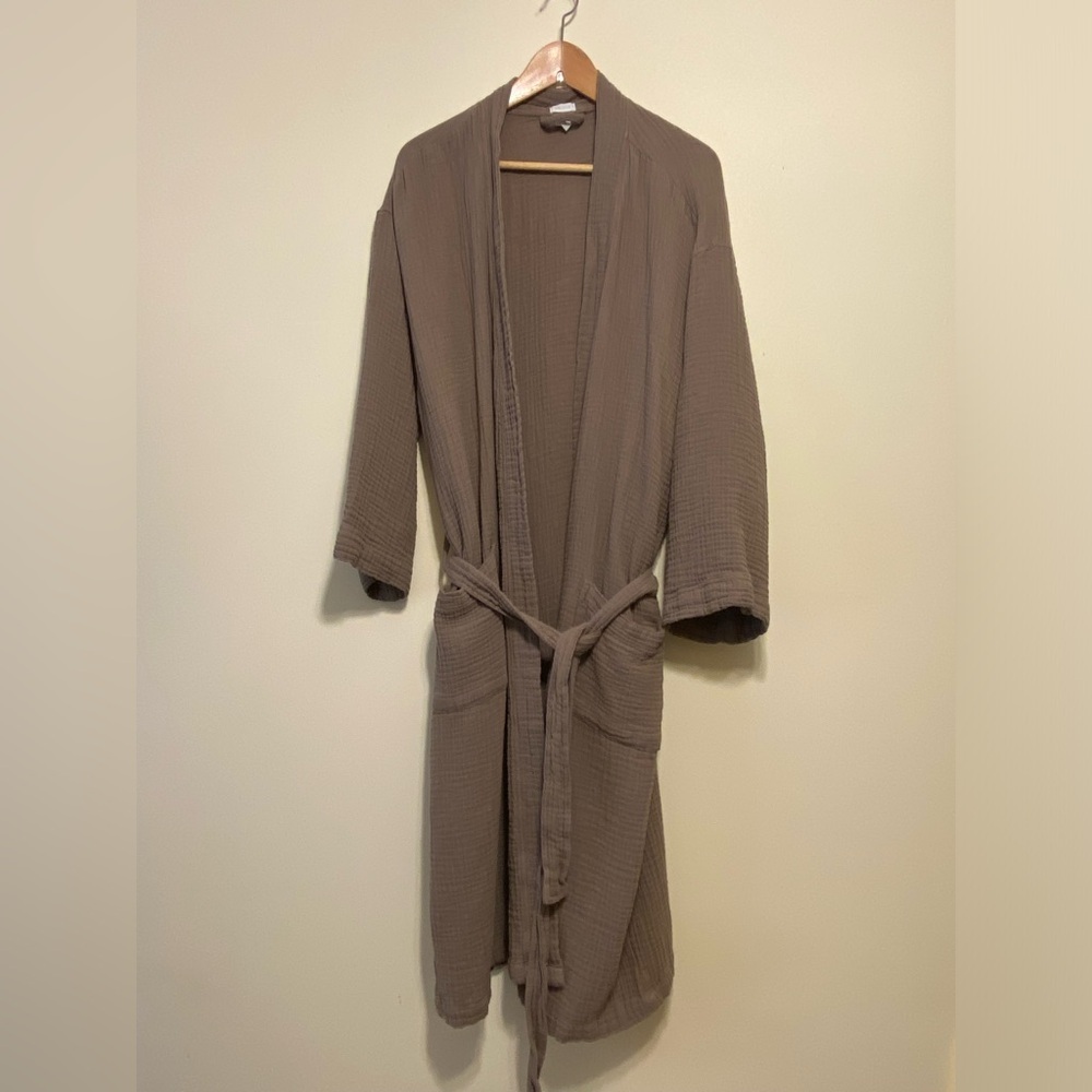 H&M Muslin Lightweight Cotton Robe in Taupe. Size S/M